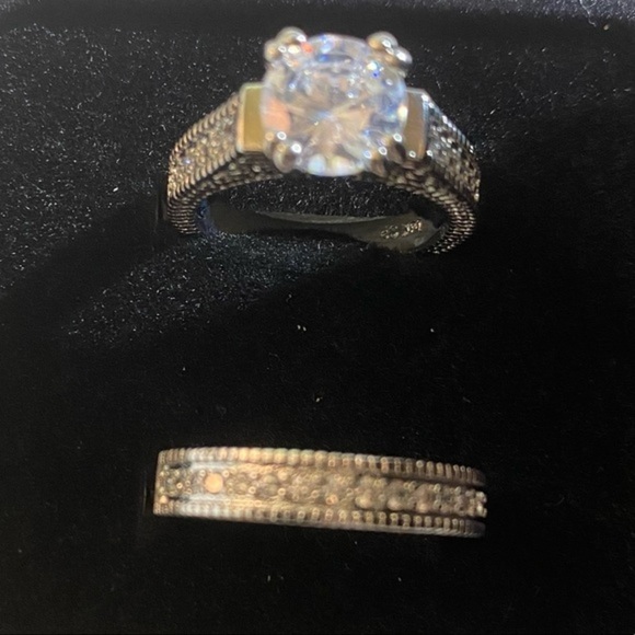 WEDDING RING SET - Picture 5 of 7